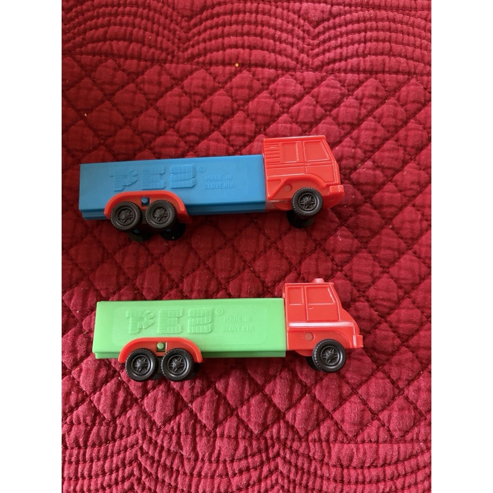 Vtg Pez Dispenser No Feet Semi Truck R4 Blue Trailer & R3 Green Trailer SloveniA